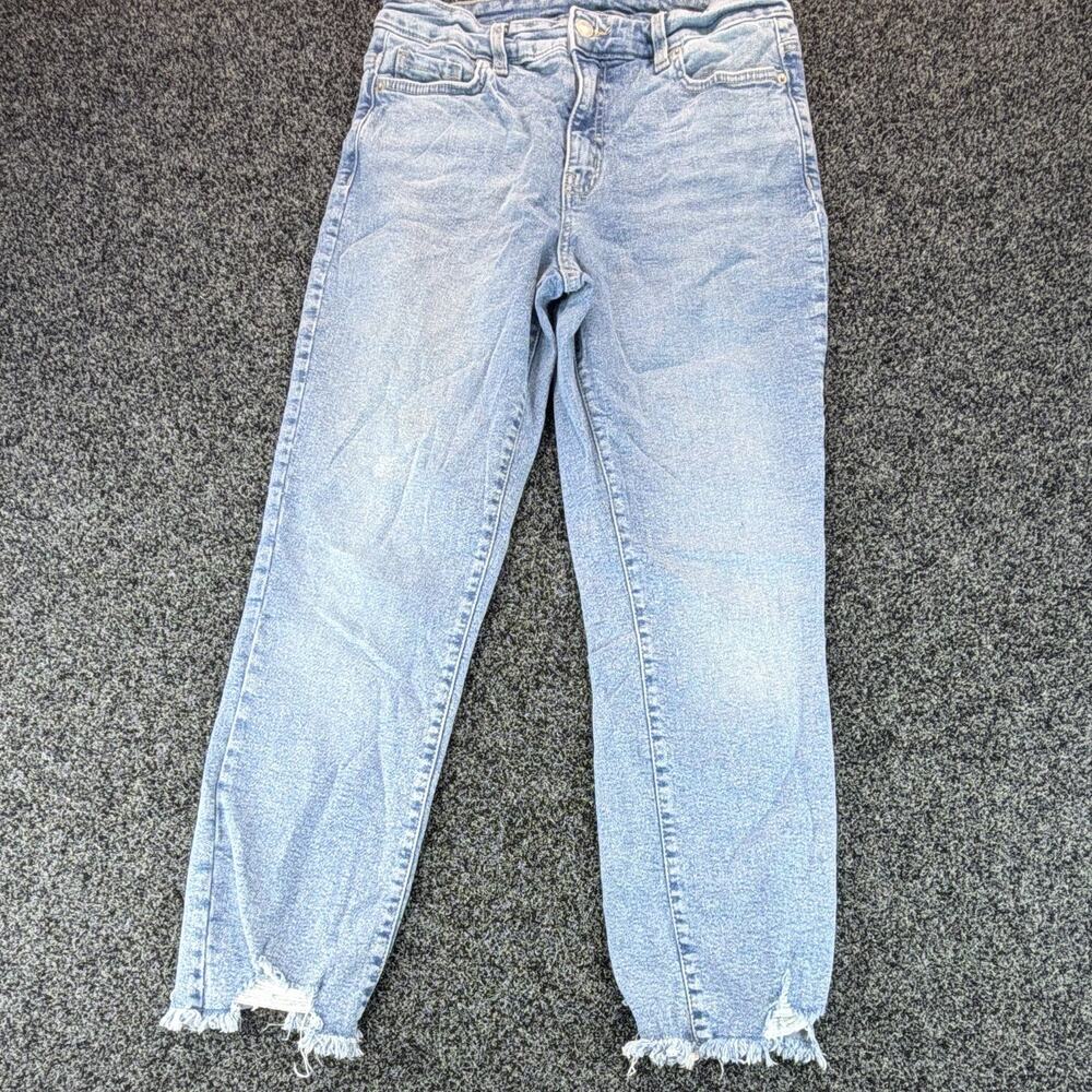 Time and Tru Women's Jeans Size 6 Light Wash Straight Leg Distressed Frayed Hem